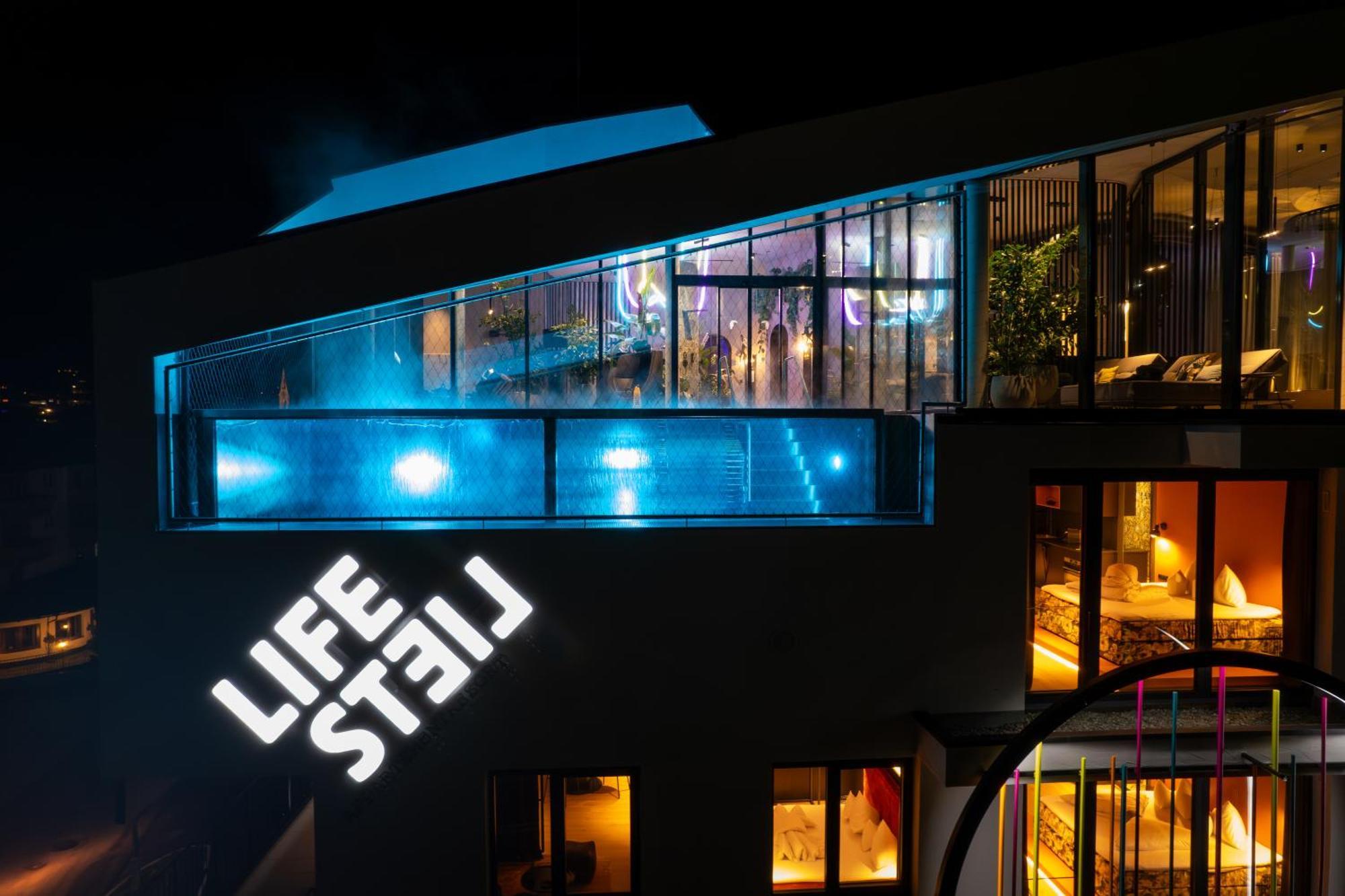 Lifesteil Aparthotel Umhausen Exterior photo