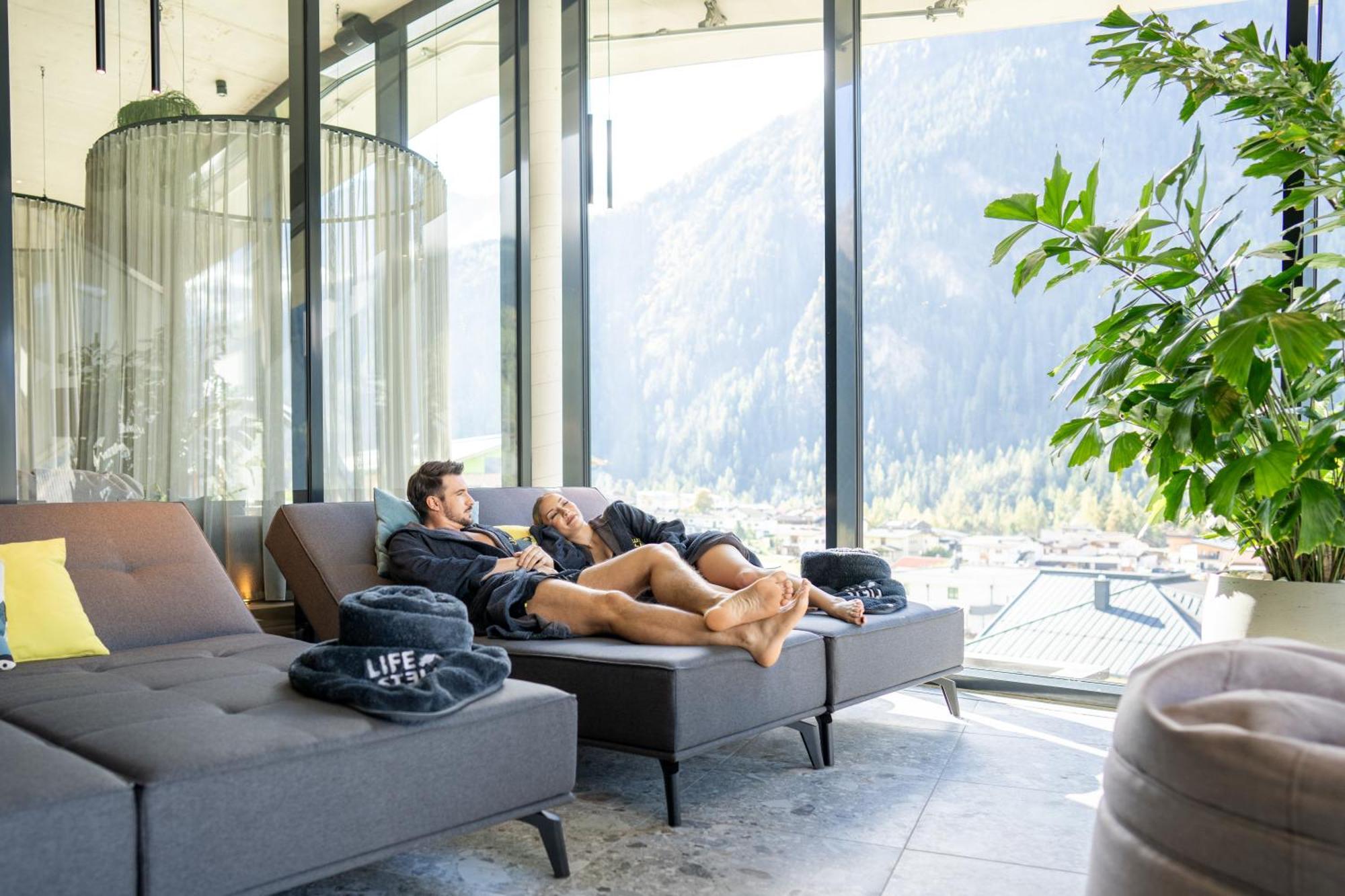 Lifesteil Aparthotel Umhausen Exterior photo