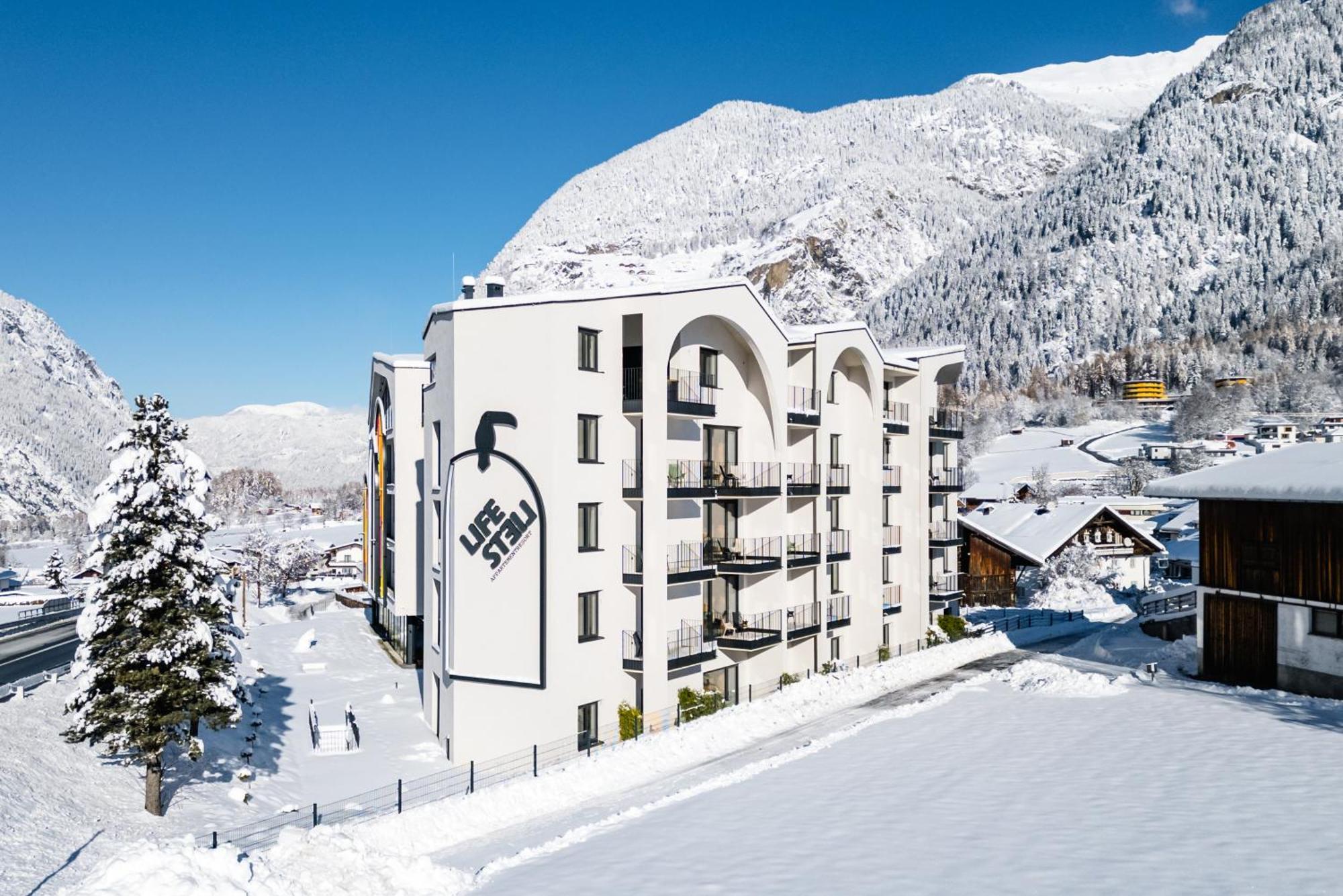 Lifesteil Aparthotel Umhausen Exterior photo